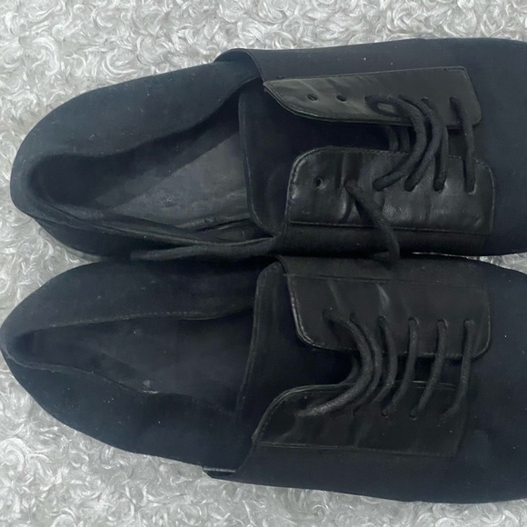 Chanel CC Interlocking Logo Oxfords - Picture 5 of 11